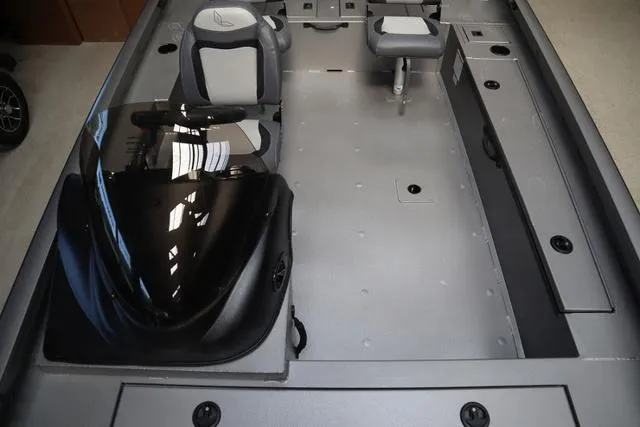 Slide: The Image of Lowe 20 Outlet 2025 - 7