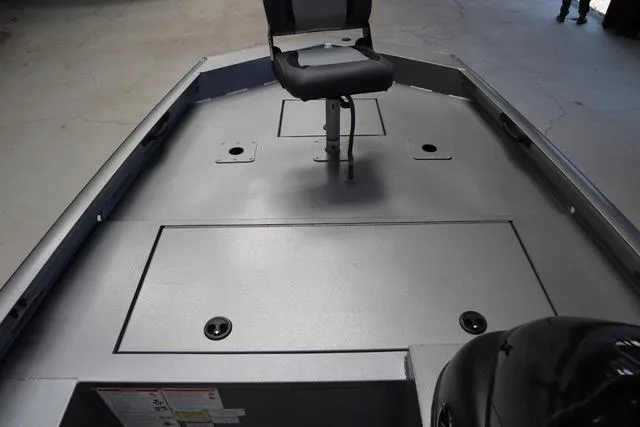 Slide: The Image of Lowe 20 Outlet 2025 - 8