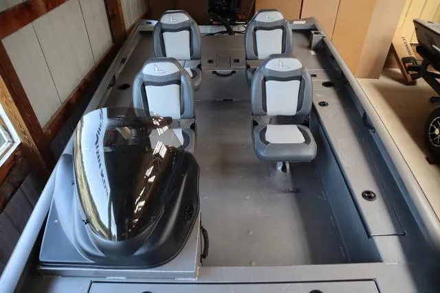 Slide: The Image of Lowe 20 Outlet 2025 - 7