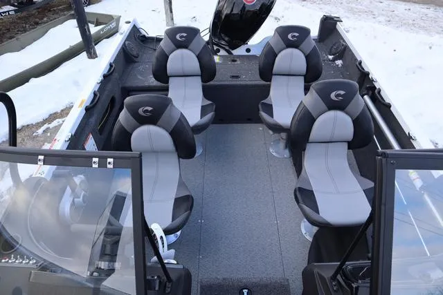 Slide: The Image of Crestliner 1750 Hawk 2025 - 15