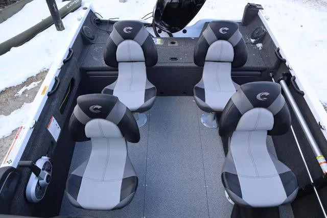 Slide: The Image of Crestliner 1750 Hawk 2025 - 16