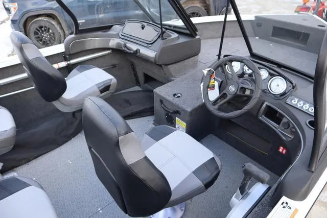 Slide: The Image of Crestliner 1750 Hawk 2025 - 20