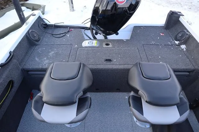 Slide: The Image of Crestliner 1750 Hawk 2025 - 7