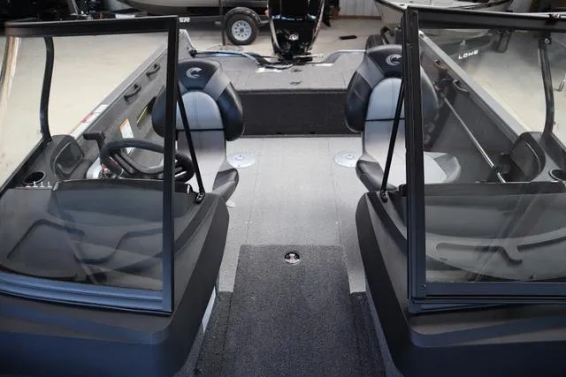 Slide: The Image of Crestliner 1750 HAWK WT JS 2025 - 8