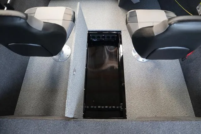 Slide: The Image of Crestliner 1650 Kodiak 2025 - 15