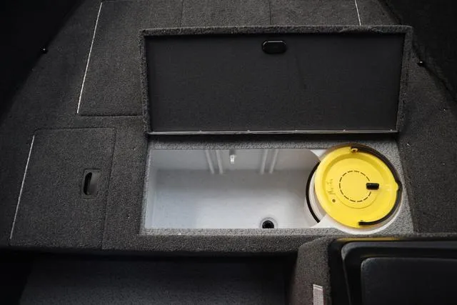 Slide: The Image of Crestliner 1650 Kodiak 2025 - 17