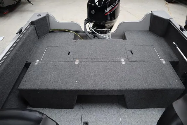 Slide: The Image of Crestliner 1650 Kodiak 2025 - 19