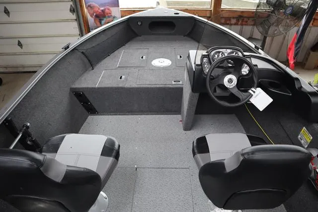 Slide: The Image of Crestliner 1650 Kodiak 2025 - 22