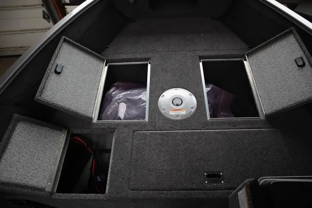 Slide: The Image of Crestliner 1650 Kodiak 2025 - 26