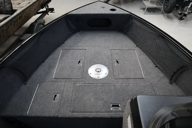 Slide: The Image of Crestliner 1650 Kodiak 2025 - 9