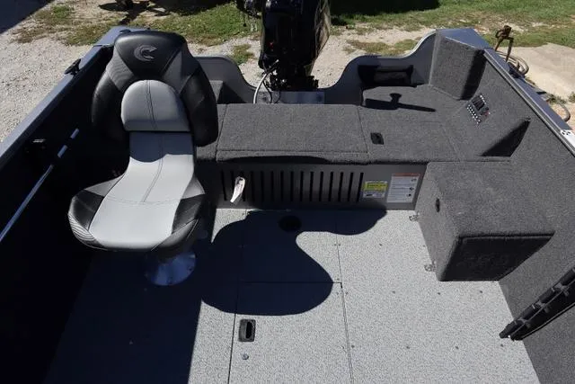 Slide: The Image of Crestliner 1650 Kodiak T 2025 - 5