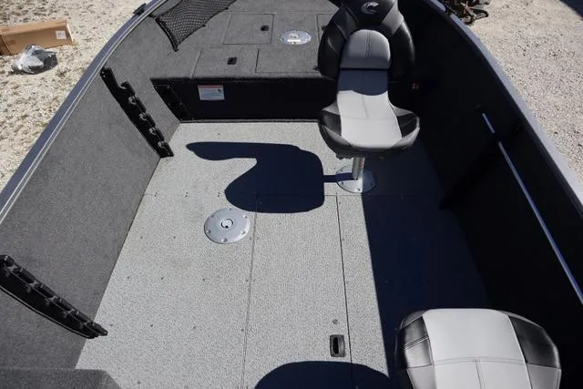 Slide: The Image of Crestliner 1650 Kodiak T 2025 - 6