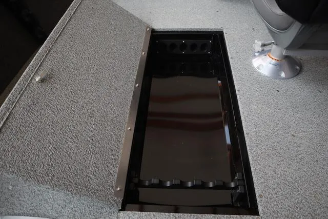 Slide: The Image of Crestliner 1650 Kodiak 2025 - 4