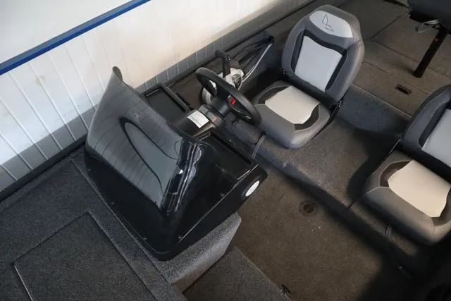 Slide: The Image of Lowe Skorpion 16 2025 - 8