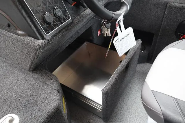 Slide: The Image of Crestliner 1750 Fish Hawk SC JS 2025 - 13