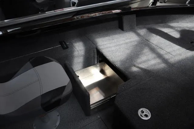 Slide: The Image of Crestliner 1750 Fish Hawk SC JS 2025 - 14