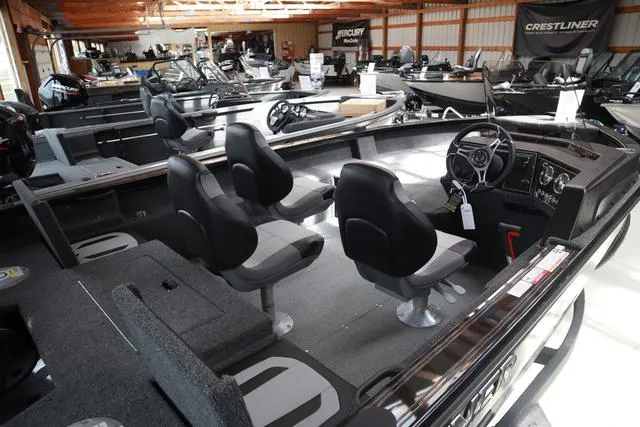 Slide: The Image of Crestliner 1750 Fish Hawk SC JS 2025 - 4