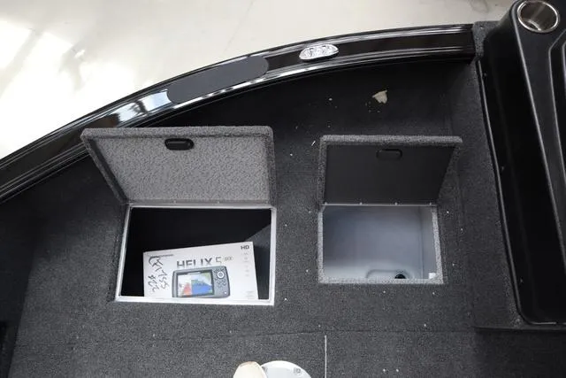 Slide: The Image of Crestliner 1750 Fish Hawk SC JS 2025 - 6