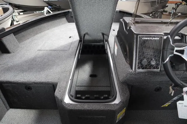 Slide: The Image of Crestliner 1750 Fish Hawk SC JS 2025 - 9