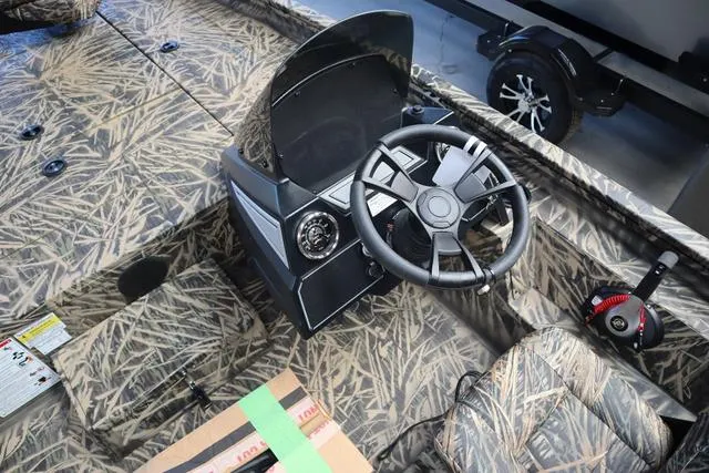 Slide: The Image of Lowe Stinger 195 Poly Camo 2024 - 8