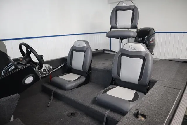 Slide: The Image of Lowe Skorpion 16 2025 - 4