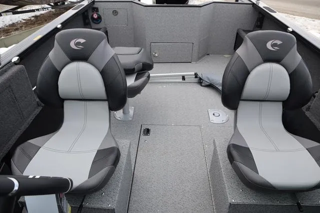 Slide: The Image of Crestliner 1850 Commander 2025 - 19