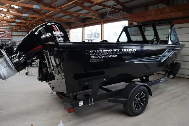 Slide: The Image of Crestliner 1850 Commander 2025 - 27