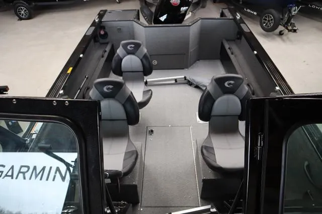 Slide: The Image of Crestliner 1850 Commander 2025 - 34