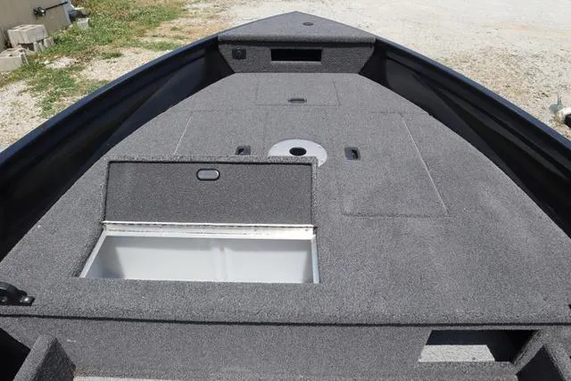 Slide: The Image of Crestliner 1650 Discovery Tiller 2024 - 5