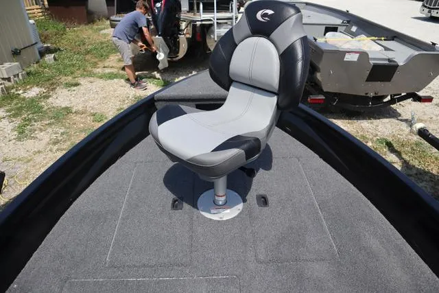 Slide: The Image of Crestliner 1650 Discovery Tiller 2024 - 7