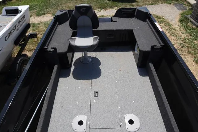 Slide: The Image of Crestliner 1650 Discovery Tiller 2024 - 8