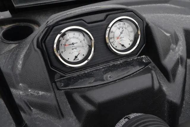 Slide: The Image of Crestliner 1750 Fish Hawk WT JS 2021 - 11