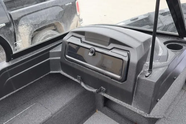 Slide: The Image of Crestliner 1750 Fish Hawk WT JS 2021 - 13