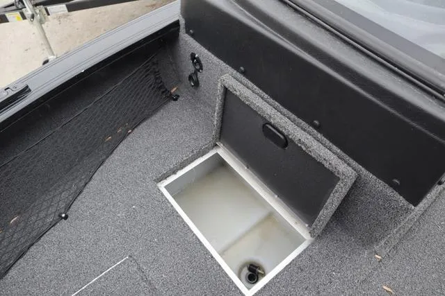 Slide: The Image of Crestliner 1750 Fish Hawk WT JS 2021 - 17