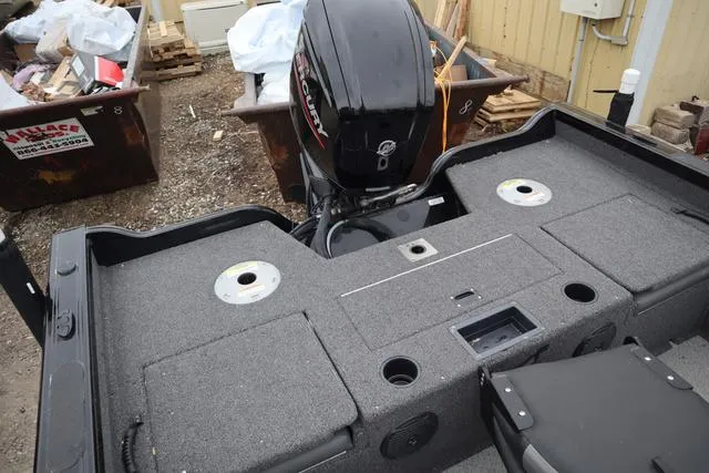 Slide: The Image of Crestliner 1750 Fish Hawk WT JS 2021 - 6