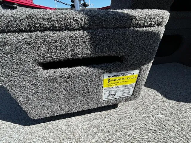 Slide: The Image of 2022 Lund 1675 Adventure SS boat interior with capacity label for 6 persons or 400 lbs. - 16