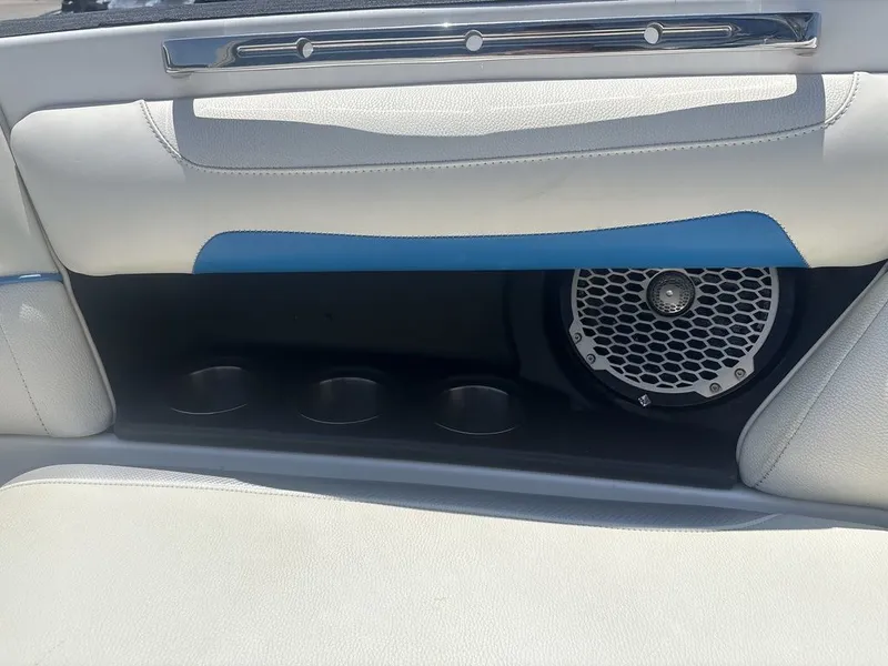 Slide: The Image of malibu 22 MXZ 2012 - 20