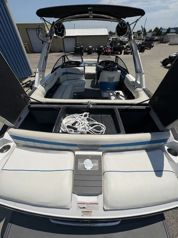 Slide: The Image of malibu 22 MXZ 2012 - 9