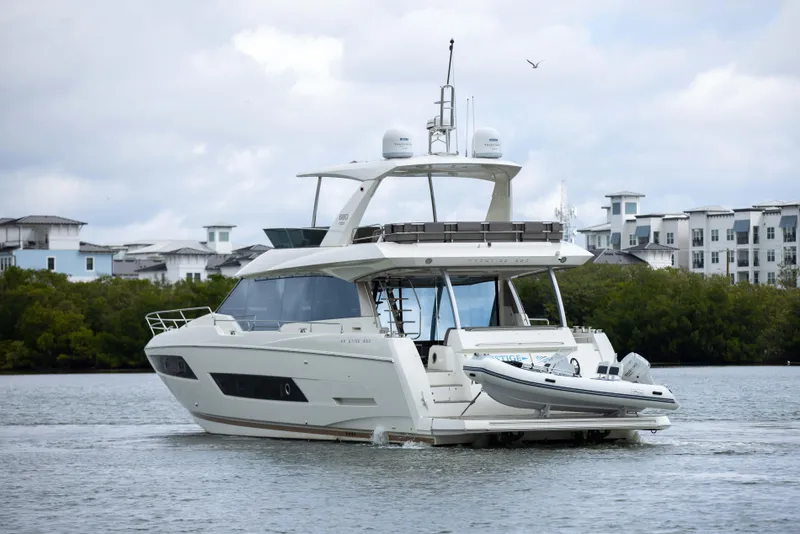 Slide: The Image of Prestige 680 2018 - 72