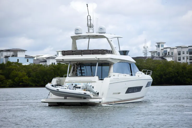 Slide: The Image of Prestige 680 2018 - 75