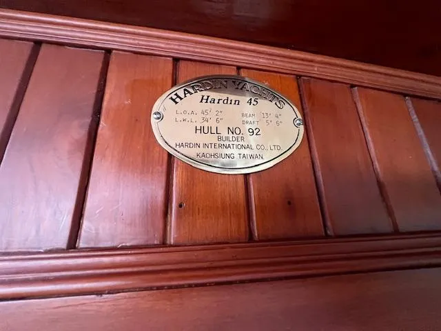 Slide: The Image of Plaque on 1981 Hardin Voyager 45 Ketch, Hull No. 92, built in Kaohsiung, Taiwan. - 44
