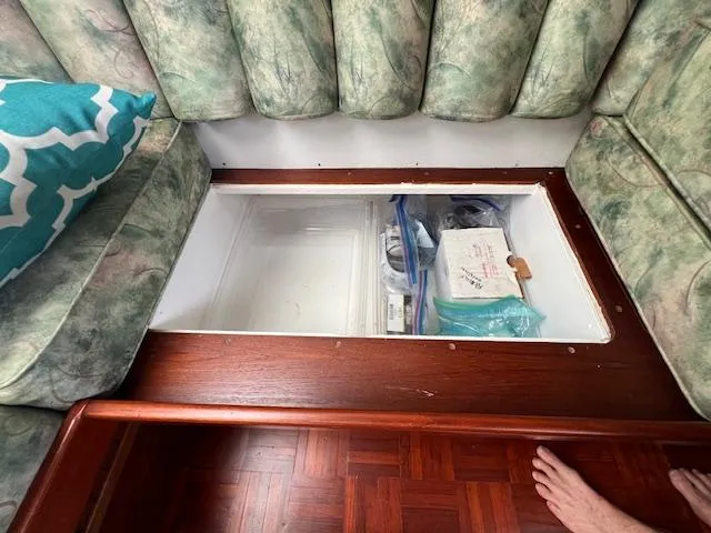 Slide: The Image of Hardin Voyager 45 Ketch 1981 - 50