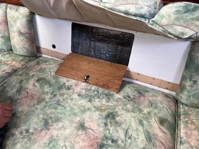 Slide: The Image of Hardin Voyager 45 Ketch 1981 - 51