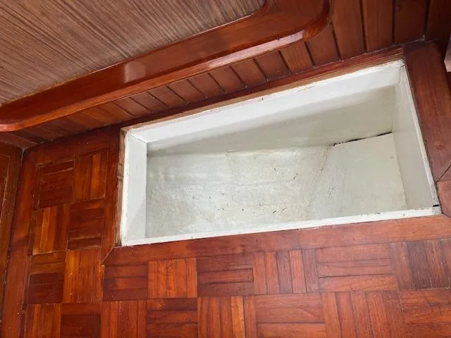 Slide: The Image of Hardin Voyager 45 Ketch 1981 - 53