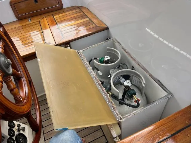 Slide: The Image of Hardin Voyager 45 Ketch 1981 - 61