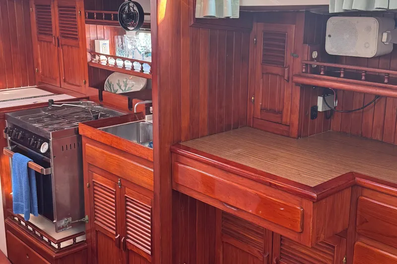 Slide: The Image of Hardin Voyager 45 Ketch 1981 - 68