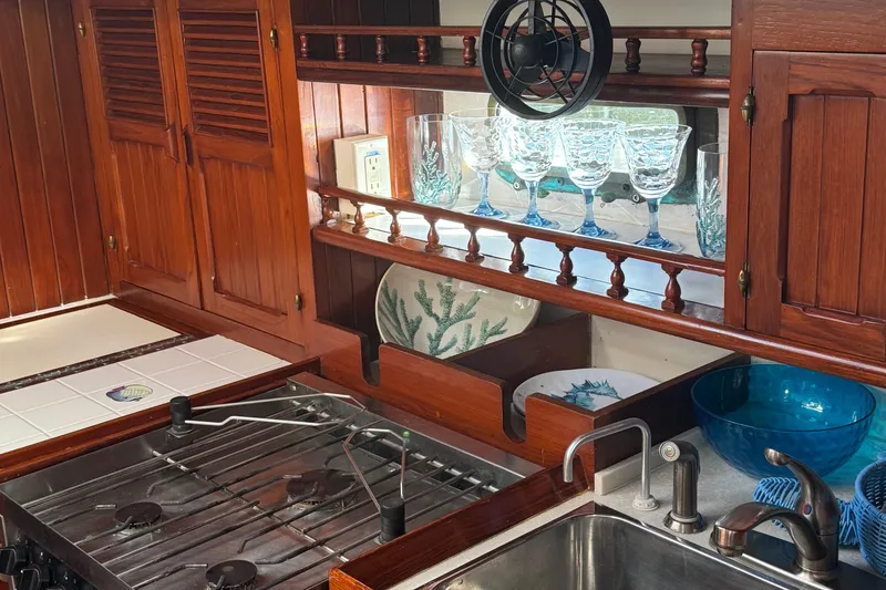 Slide: The Image of Hardin Voyager 45 Ketch 1981 - 71