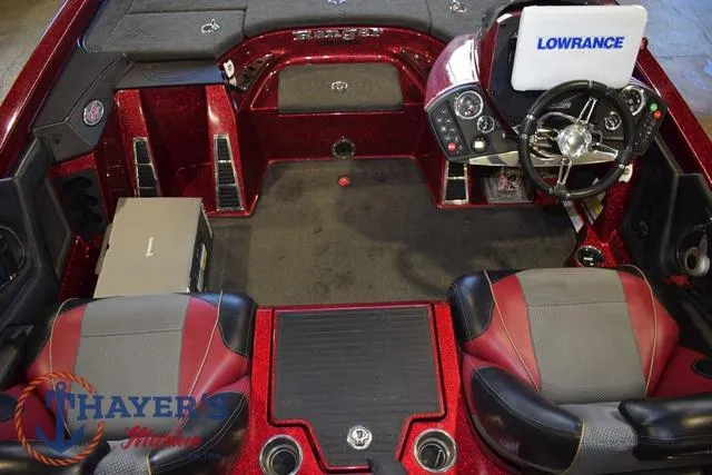 Slide: The Image of 2017 Ranger Z521C boat interior with steering wheel and Lowrance electronics. - 41