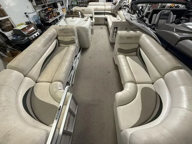 Slide: The Image of Harris 220 Super Sunliner 2004 - 11