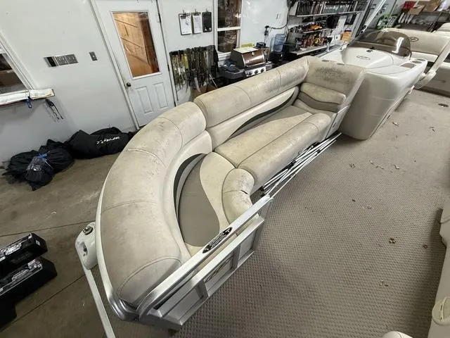 Slide: The Image of Harris 220 Super Sunliner 2004 - 12